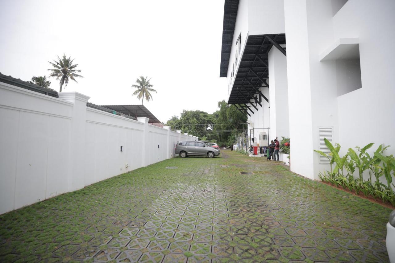 Prasanthi Hotel Kollam Exterior photo